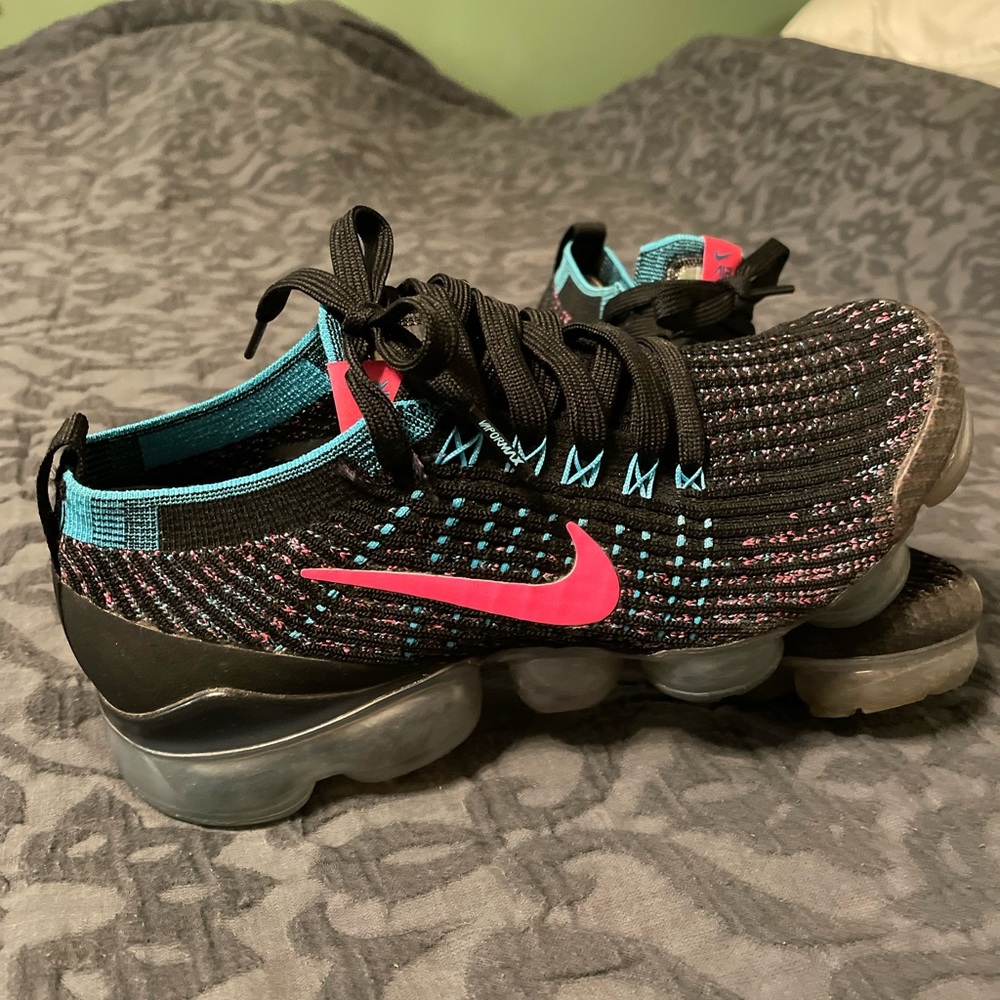 Nike Vapormax size 7
